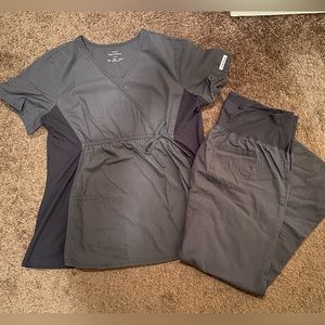 Women’s Maternity Scrubs, top and bottoms. Large Petite. Grey
